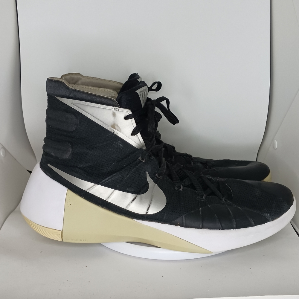 Nike Hyperdunk - image 3